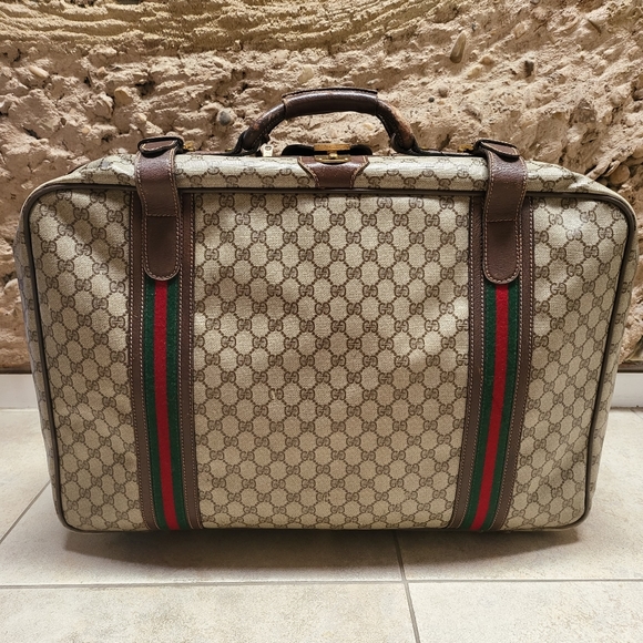 GUCCI Vintage Web GG Monogram Pattern
Who will be lucky to score this deal? - Picture 4 of 12